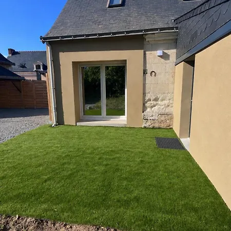 Le Tete A Tete Des Petites Maisons De * Mazé